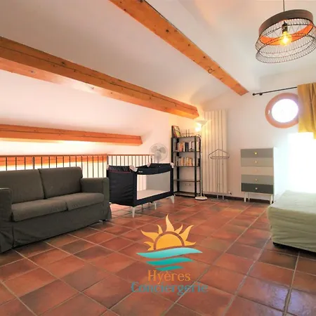 Hyeres-charmante Piscine 5mn Plages Parking-wifi *