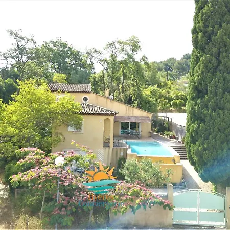 Hyeres-charmante Piscine 5mn Plages Parking-wifi *
