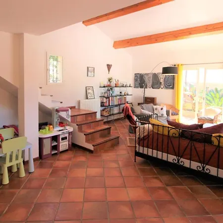 Hyeres-charmante Piscine 5mn Plages Parking-wifi Villa Hyeres