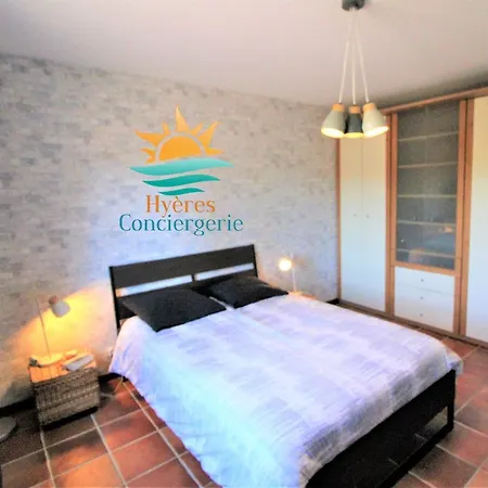 Hyeres-charmante Piscine 5mn Plages Parking-wifi Villa